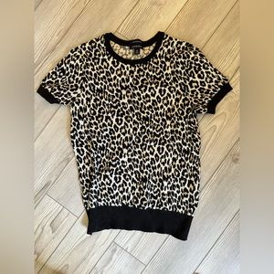 Lands’ end leopard print sweater t-shirt. Size S 6-8
